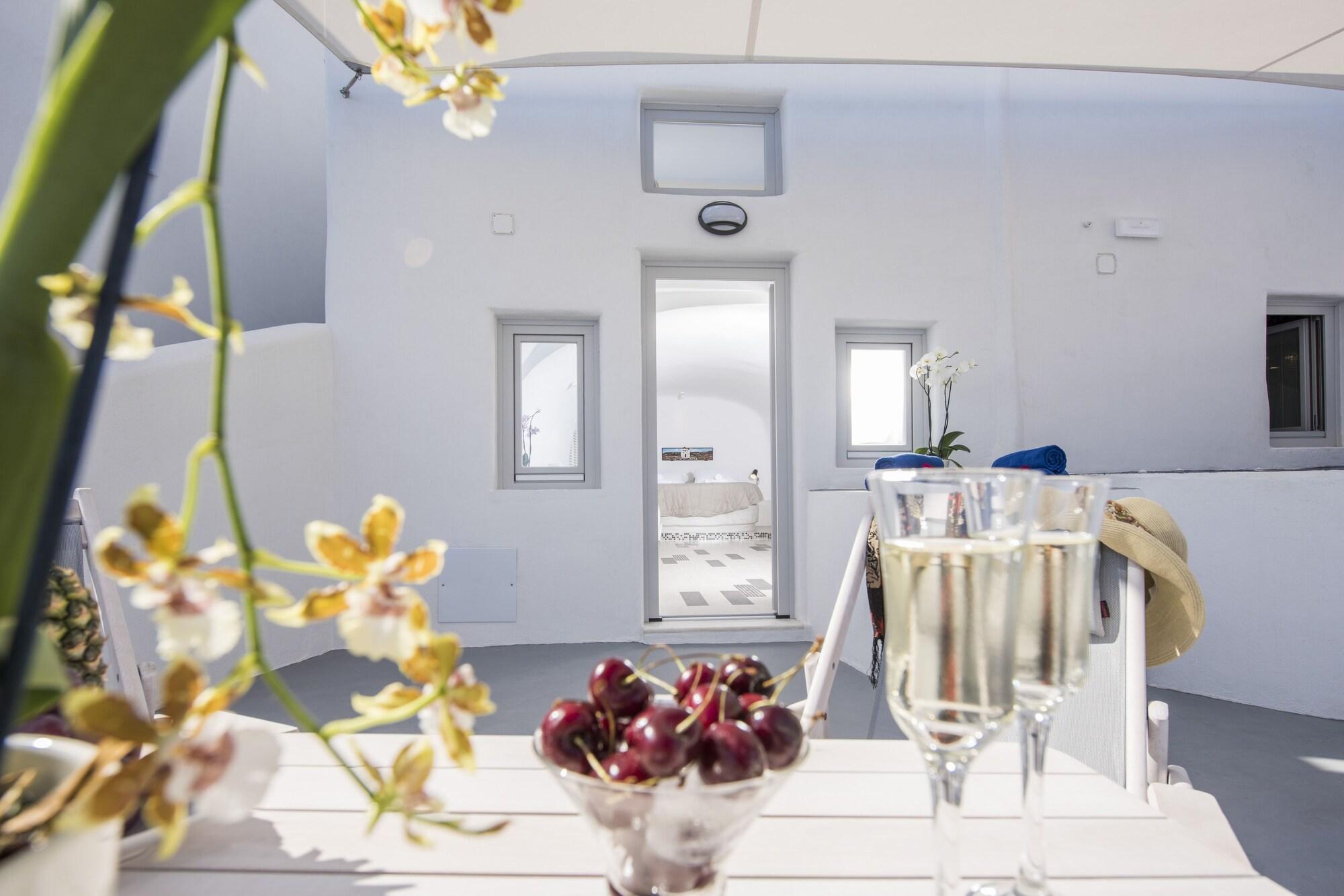 Ambition Suites (Adults Only) Ia Exterior foto