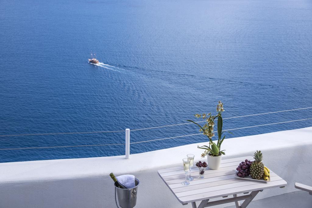 Ambition Suites (Adults Only) Ia Exterior foto