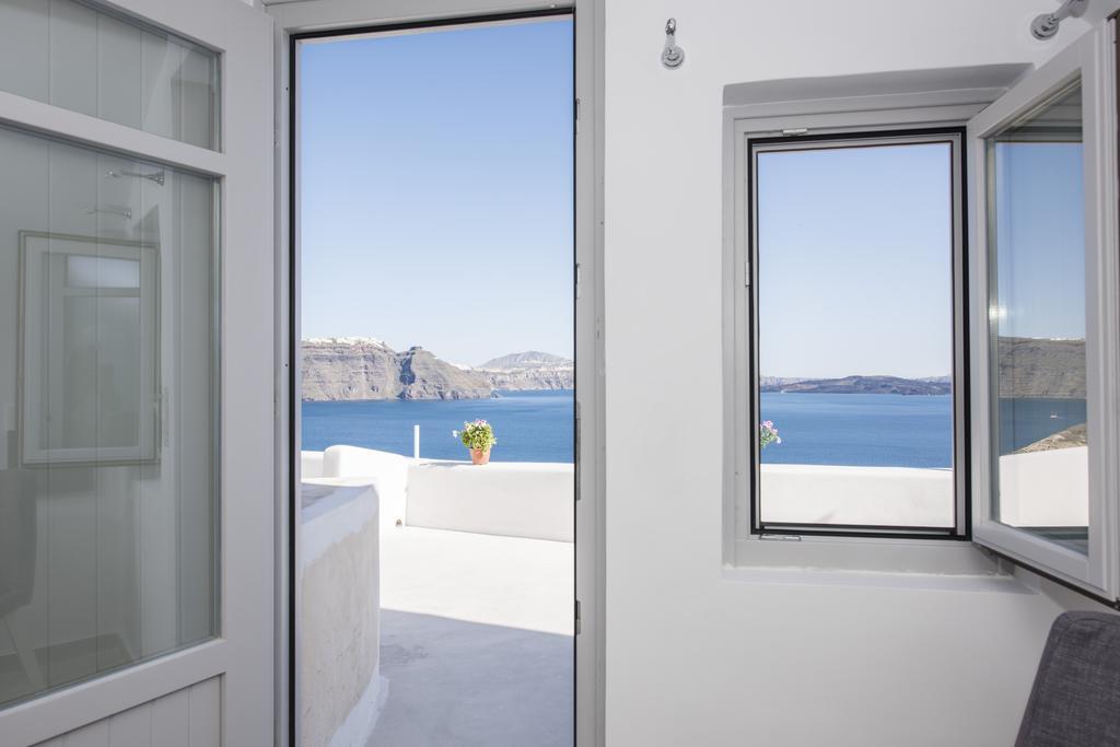 Ambition Suites (Adults Only) Ia Exterior foto